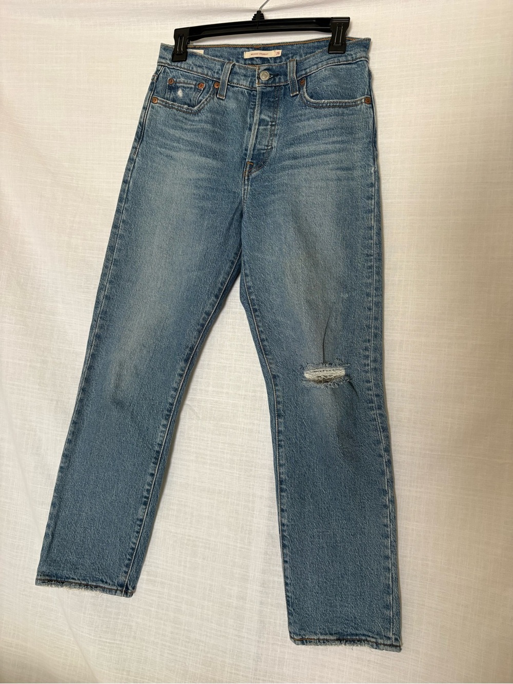 Levi’s Wedgie Straight Jeans in Light Blue Denim Size 26